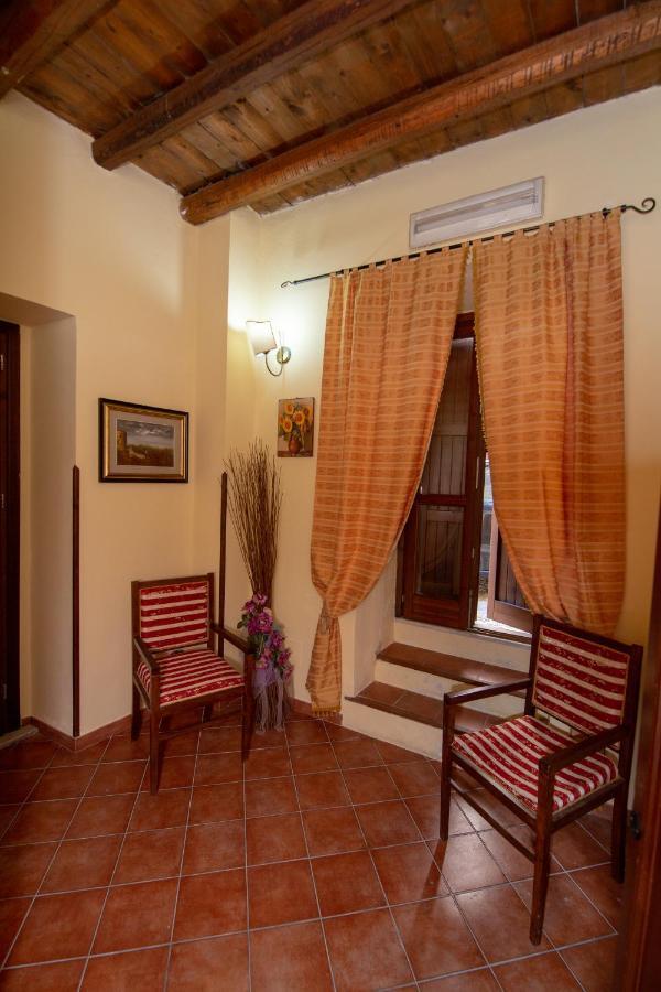 ホテルA Casa Vecchia Palazzo Adriano エクステリア 写真
